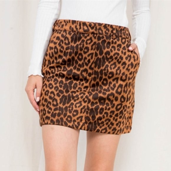 womens leopard print mini skirt with pockets - Picture 2 of 7